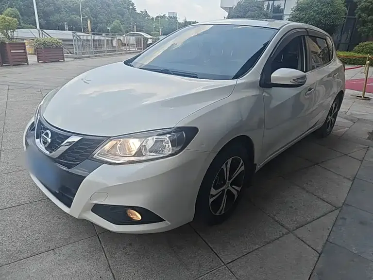 Nissan Tiida 1.6 L CVT Smart Travel