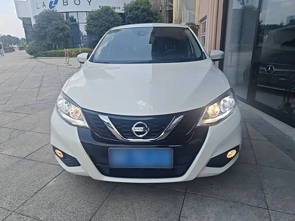 Tiida 1.6 L CVT Smart Travel