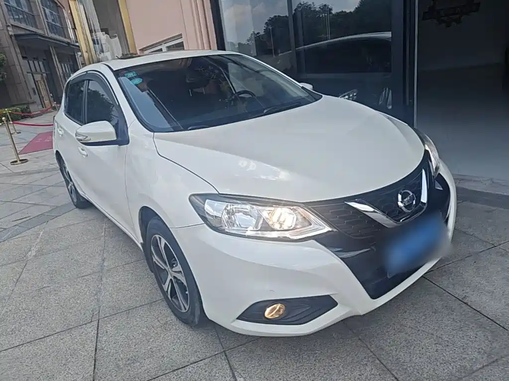 Tiida 1.6 L CVT Smart Travel