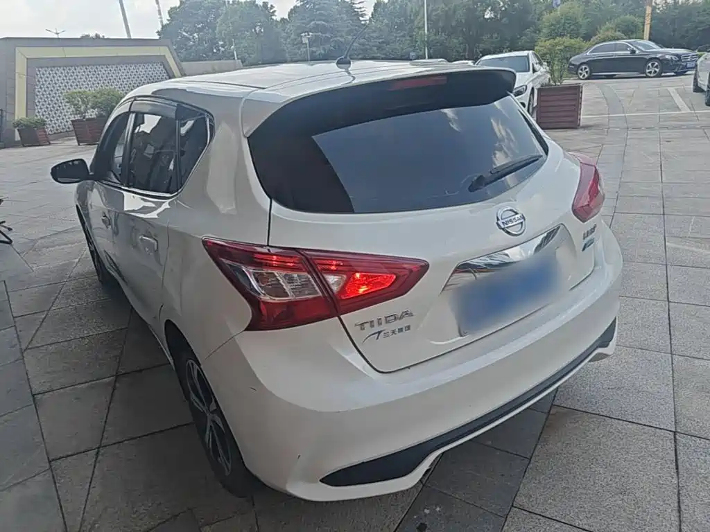 Tiida 1.6 L CVT Smart Travel