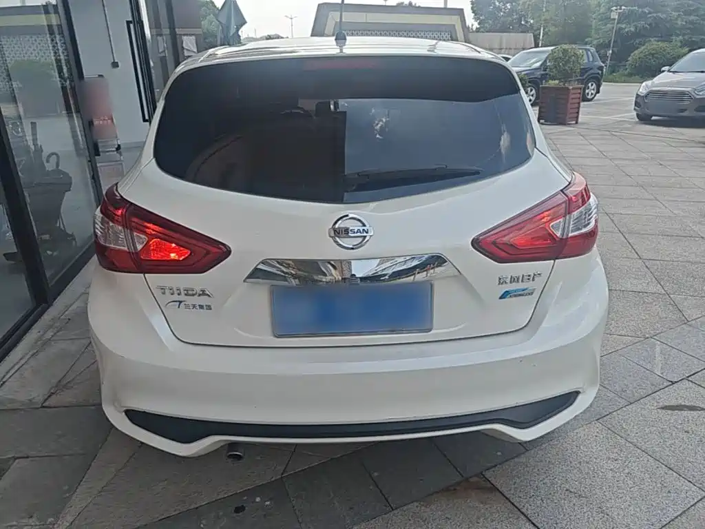 Tiida 1.6 L CVT Smart Travel