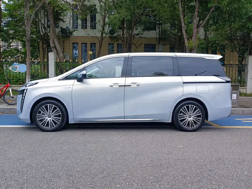 Trumpchi E8 NEV 传祺E8 PHEV 2024款 150 km MAX+