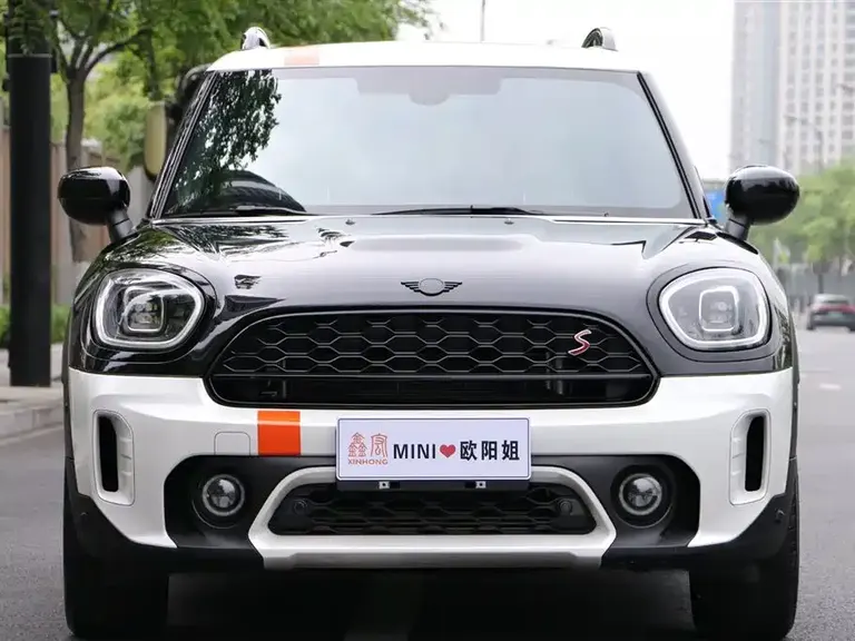 MINI COUNTRYMAN Facelift 2.0 T COOPER S ALL4 Connoisseur