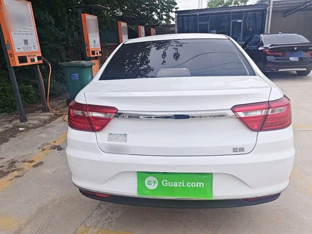 Vision 1.5 L Auto Happy