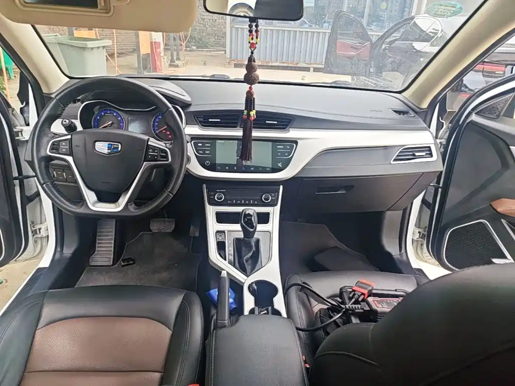 Vision 1.5 L Auto Happy