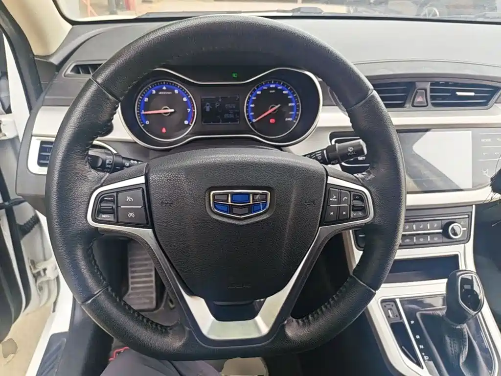 Vision 1.5 L Auto Happy