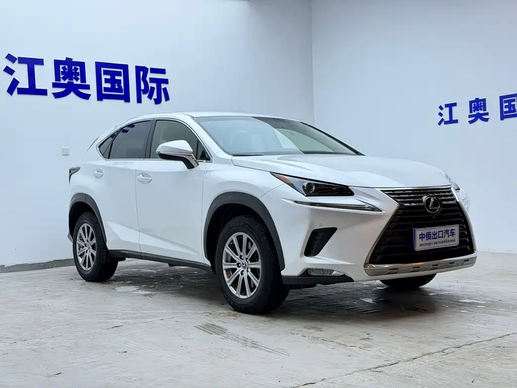 Lexus NX 200 FWD Sharp Travel CN-V