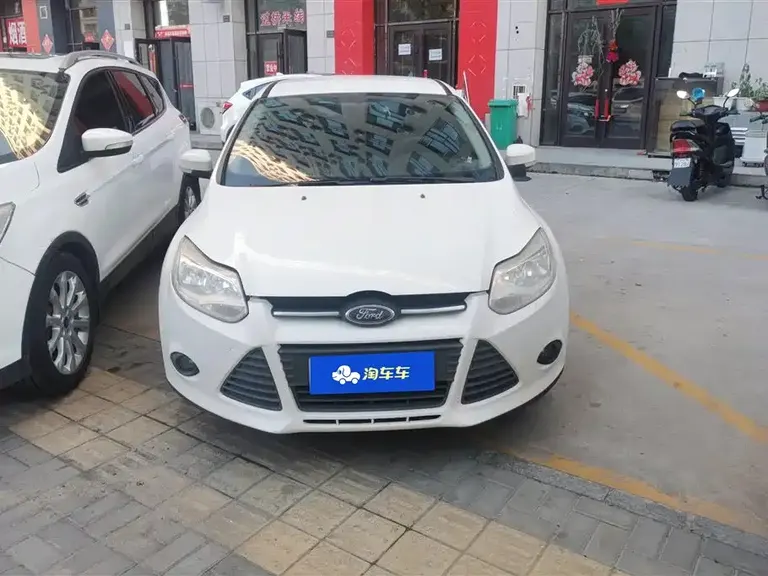 Ford Focus Hatchback 1.6 L Auto Comfort