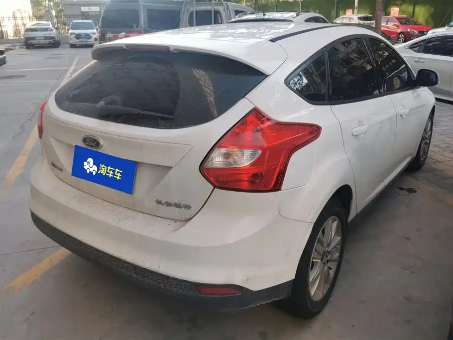 Focus Hatchback 1.6 L Auto Comfort