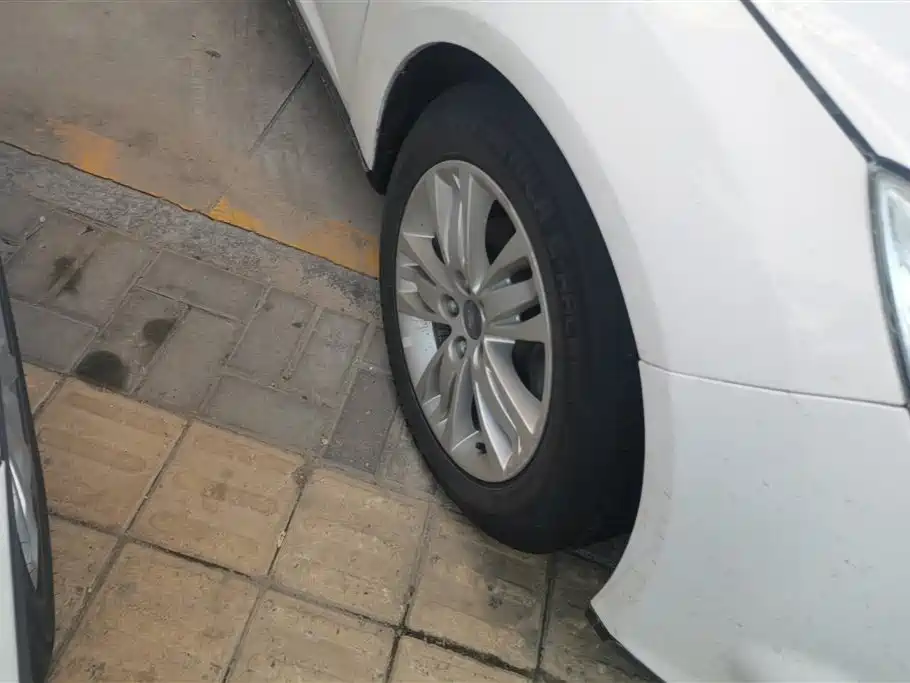 Focus Hatchback 1.6 L Auto Comfort