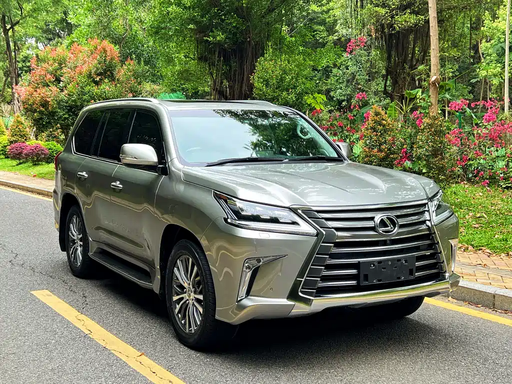 Lexus LX 570 Dynamic Luxury