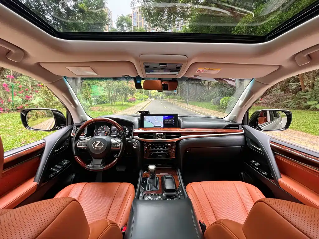 Lexus LX 570 Dynamic Luxury