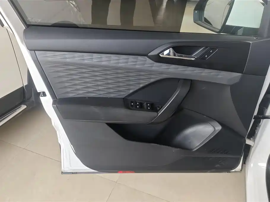 Tharu 280 TSI 2 WD Style