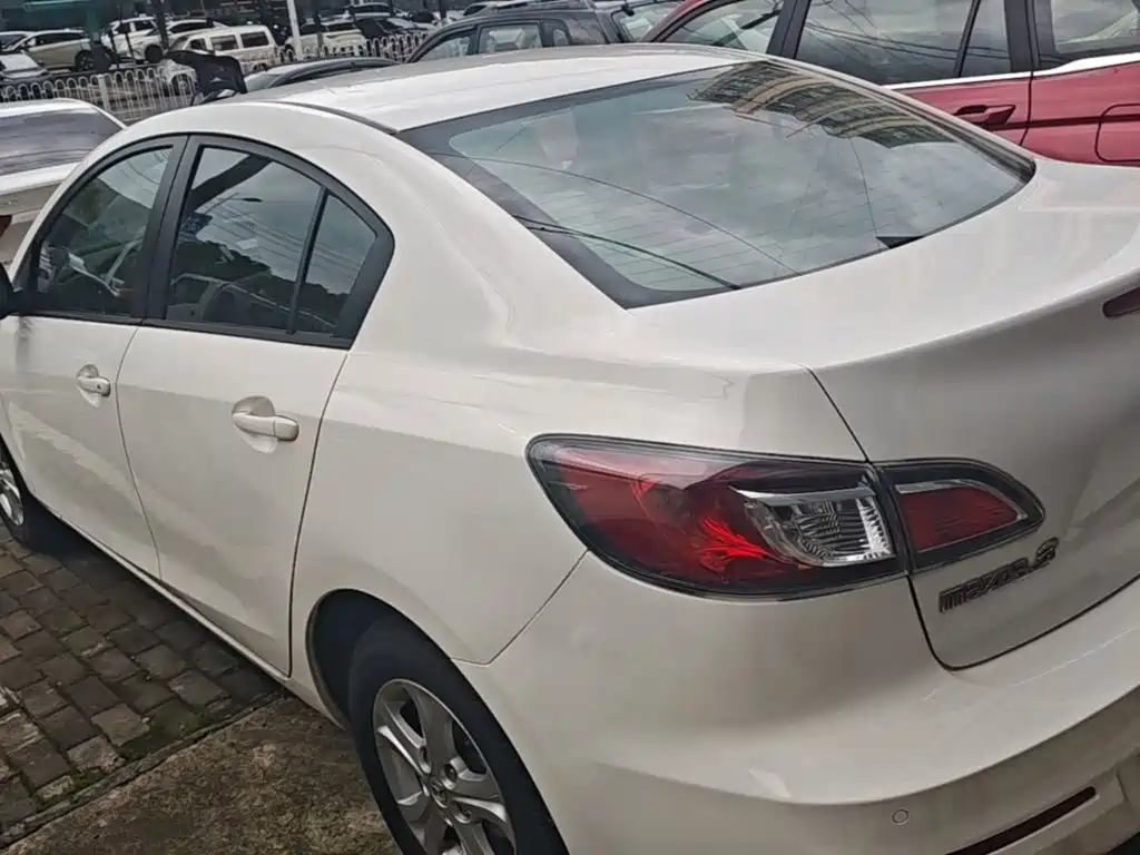 Mazda 3 Star 马自达3星骋 2015款 三厢 1.6 L 自动舒适型