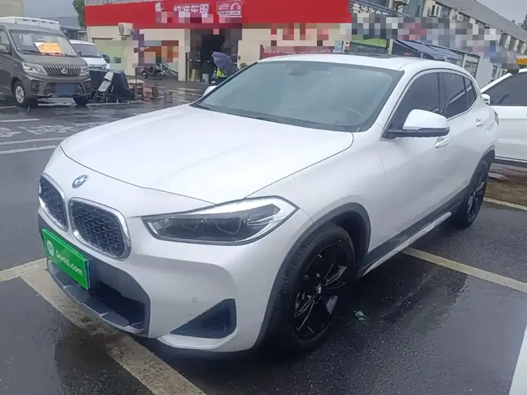 BMW X2 sDrive25 i M Offroad Package