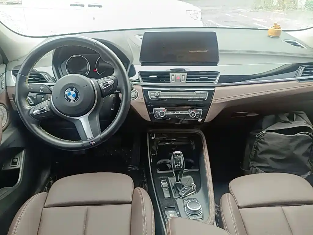 BMW X2 sDrive25 i M Offroad Package