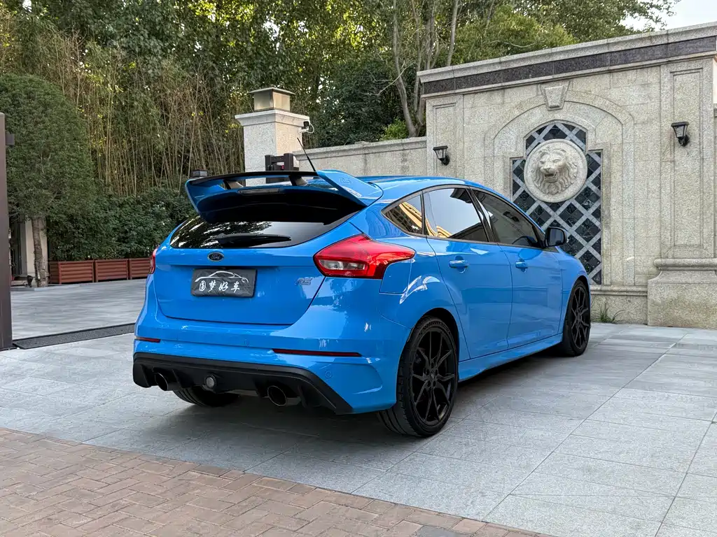 Focus (Import) 2.3 T RS Track