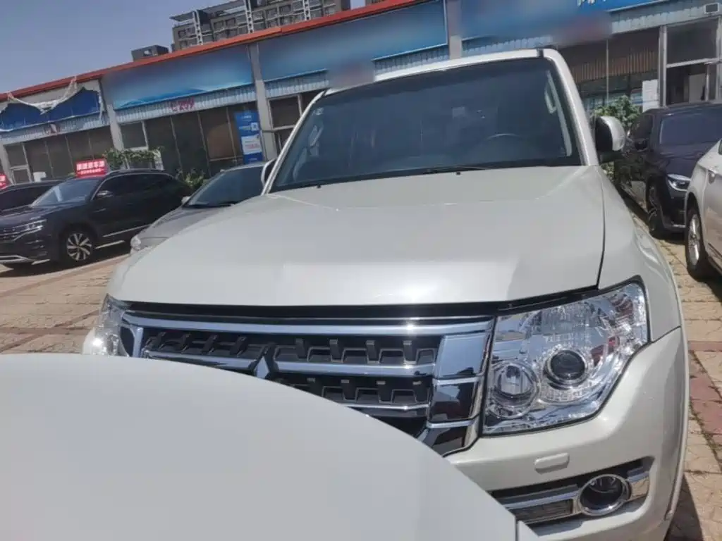 Pajero (Import) 3.0 L Auto Standard