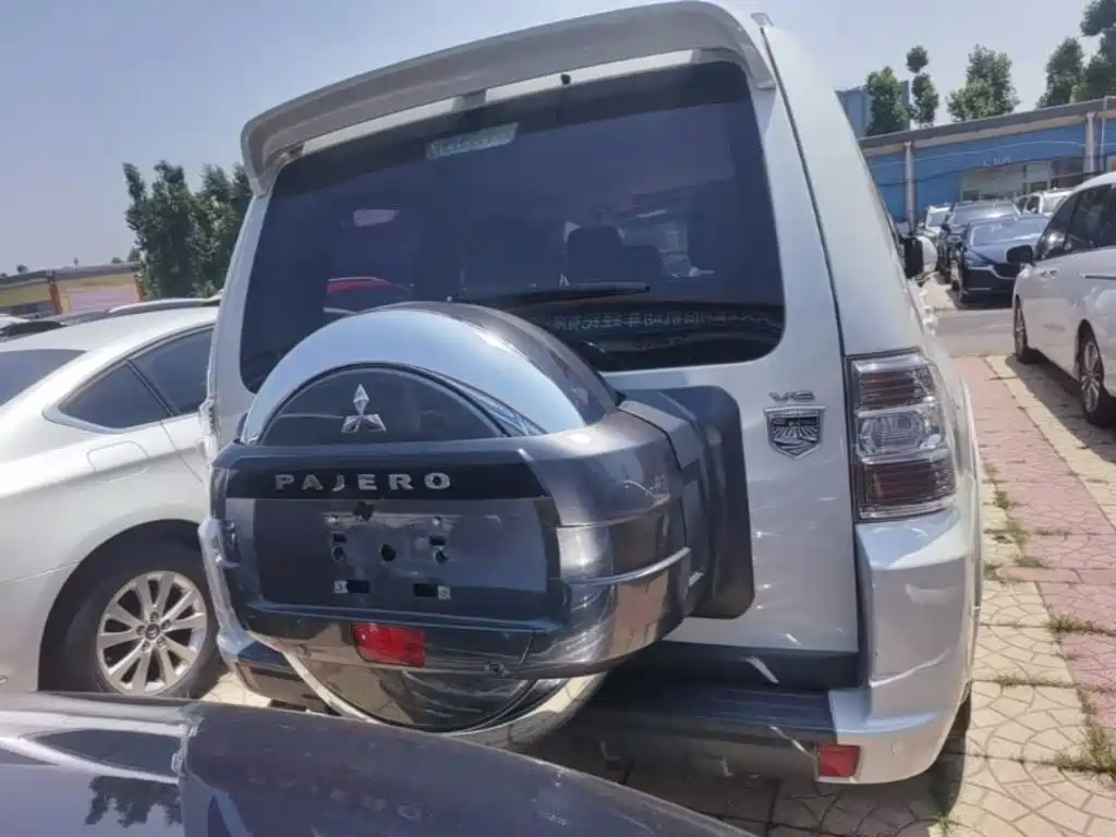 Pajero (Import) 3.0 L Auto Standard