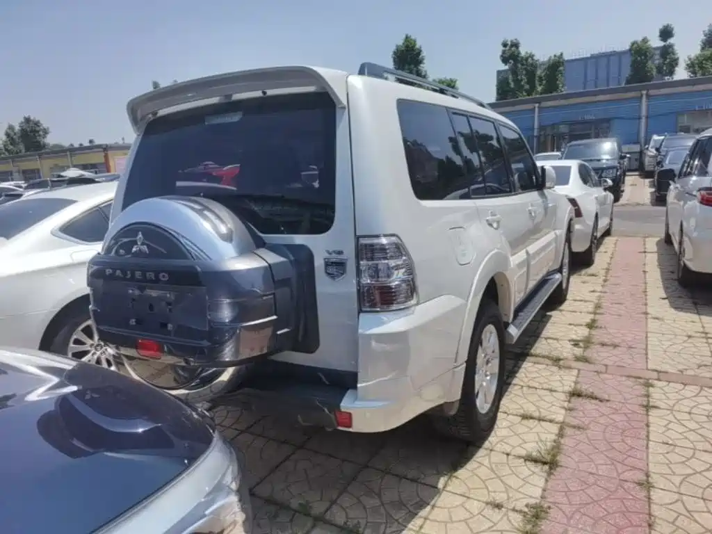 Pajero (Import) 3.0 L Auto Standard