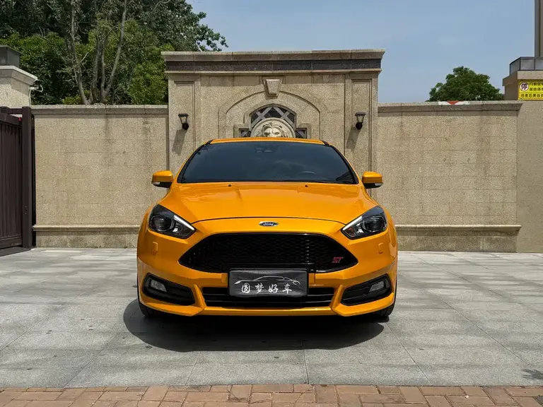 Ford Focus (Import) 福克斯进口 2018款 2.0 T ST 热血橙版