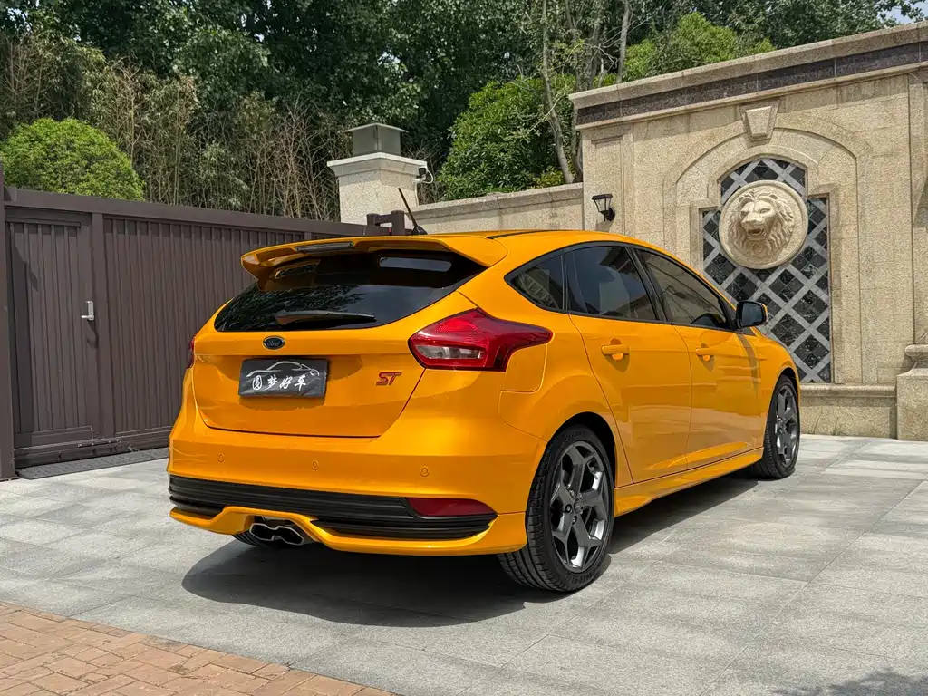 Focus (Import) 福克斯进口 2018款 2.0 T ST 热血橙版