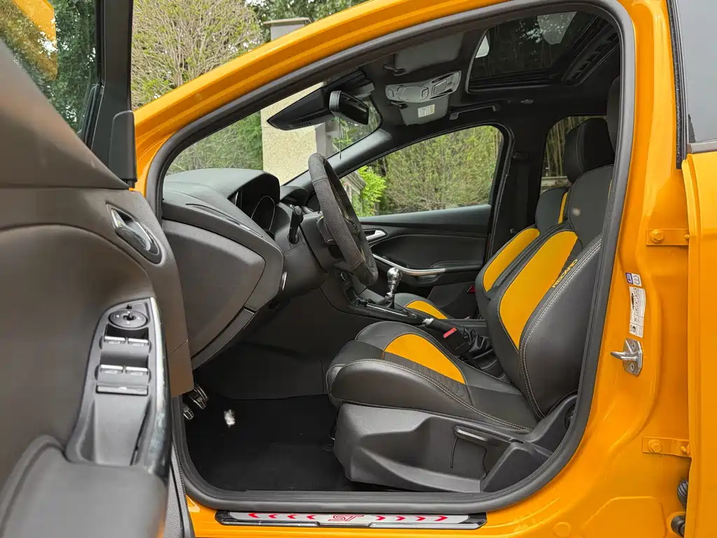 Focus (Import) 福克斯进口 2018款 2.0 T ST 热血橙版