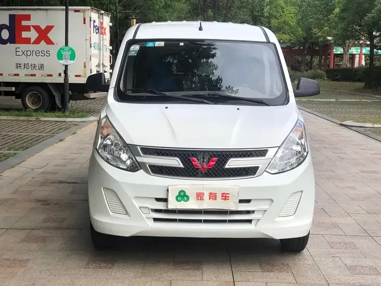Wuling Rongguang V 五菱荣光V 2019款 1.5 L封窗车实用型国VI LAR