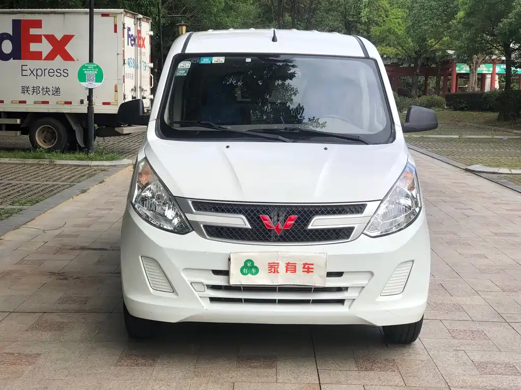 Wuling Rongguang V 五菱荣光V 2019款 1.5 L封窗车实用型国VI LAR