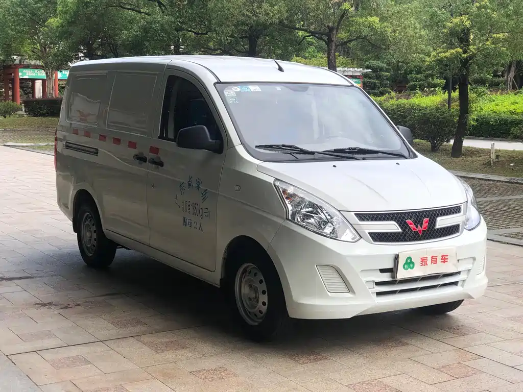 Wuling Rongguang V 五菱荣光V 2019款 1.5 L封窗车实用型国VI LAR