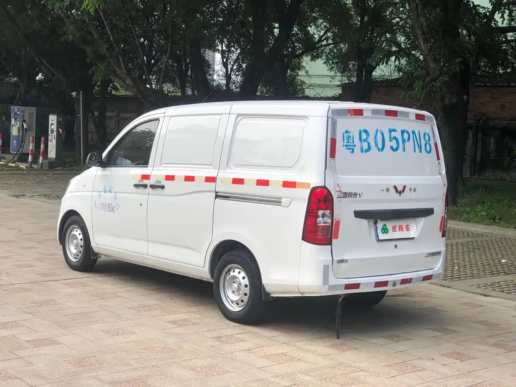 Wuling Rongguang V 五菱荣光V 2019款 1.5 L封窗车实用型国VI LAR