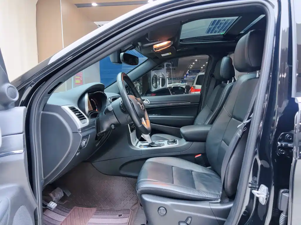Grand Cherokee (Import) 3.0 L Elite Navigation