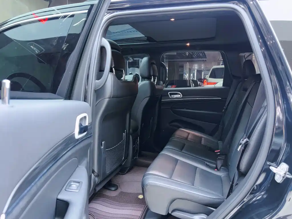 Grand Cherokee (Import) 3.0 L Elite Navigation