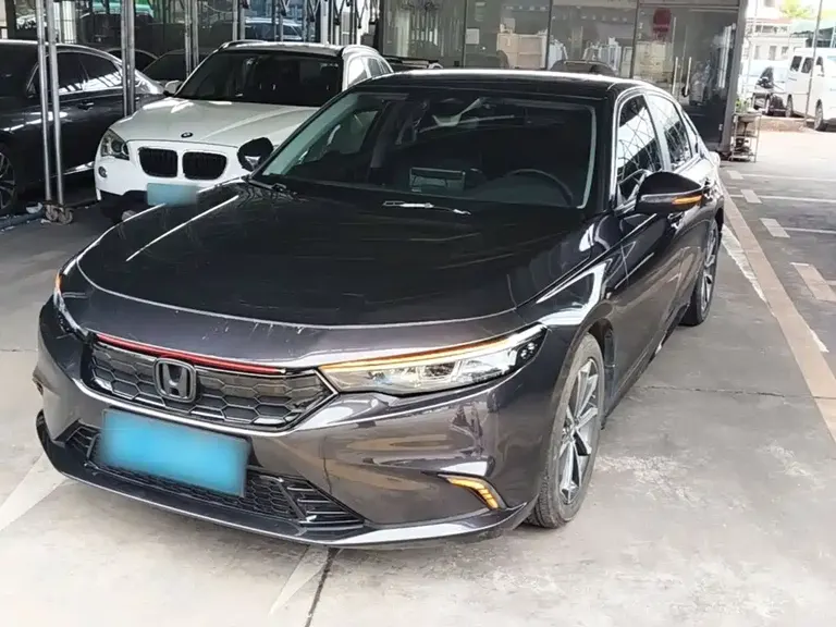 Honda Integra 240 TURBO CVT Luxury