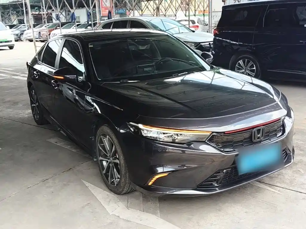 Integra 240 TURBO CVT Luxury