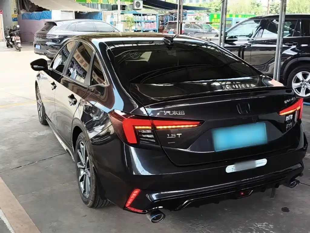 Integra 240 TURBO CVT Luxury