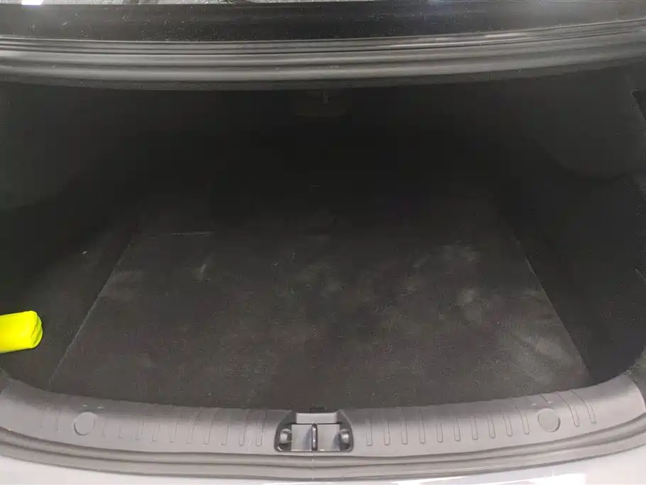 Han DM-i Smart Drive 125 KM Honored