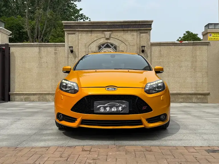 Ford Focus (Import) 福克斯进口 2013款 2.0 T ST 橙色版