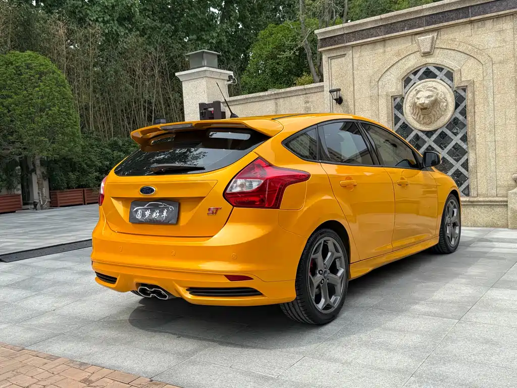 Focus (Import) 福克斯进口 2013款 2.0 T ST 橙色版