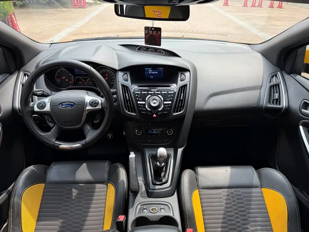 Focus (Import) 福克斯进口 2013款 2.0 T ST 橙色版