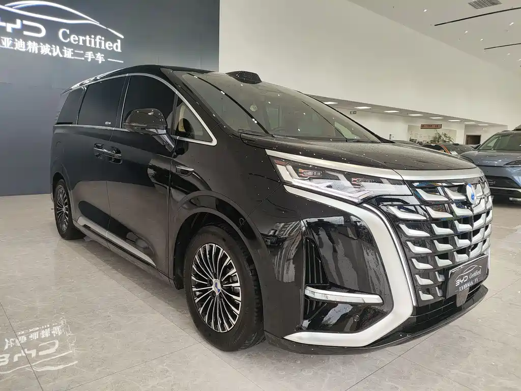 Denza D9 DM-i Smart Drive 1020 4 WD Flagship