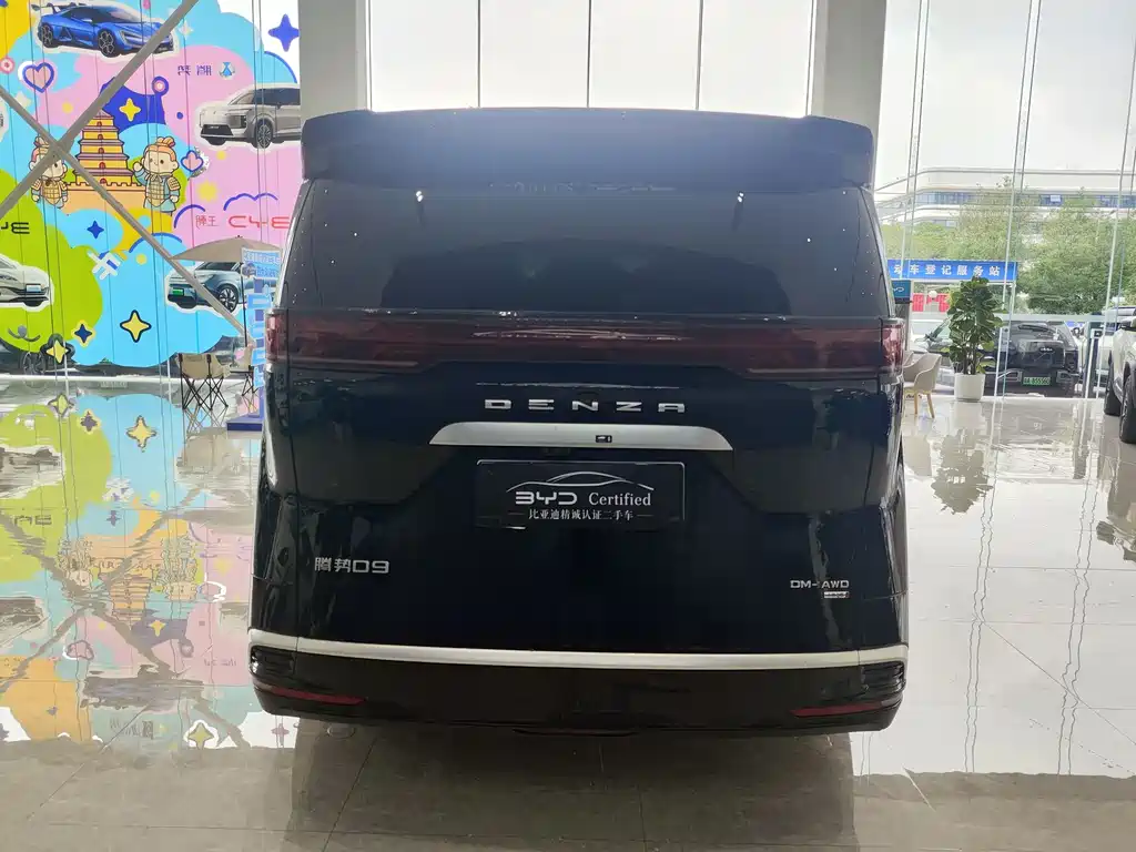 Denza D9 DM-i Smart Drive 1020 4 WD Flagship