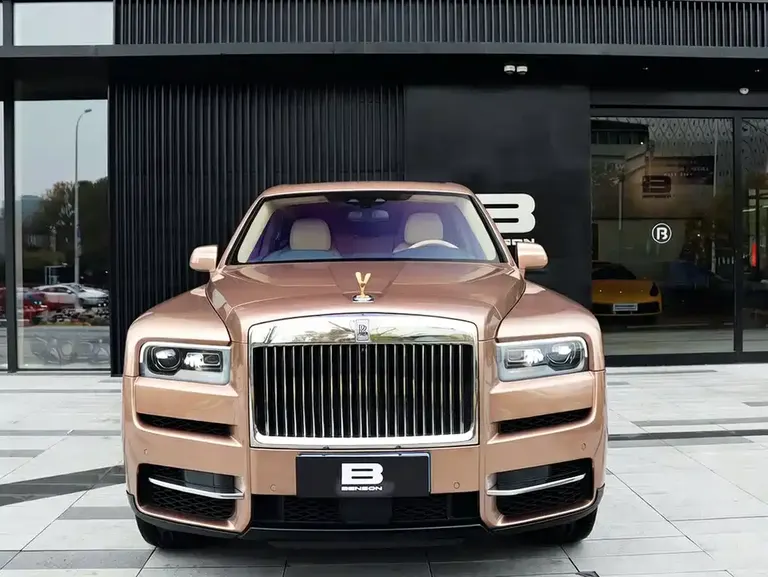 Rolls-Royce Cullinan 4-seat