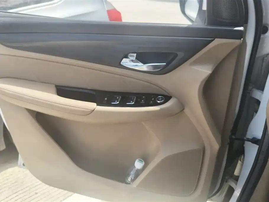 Baojun 730 1.8 L iAMT Luxury 7-seat