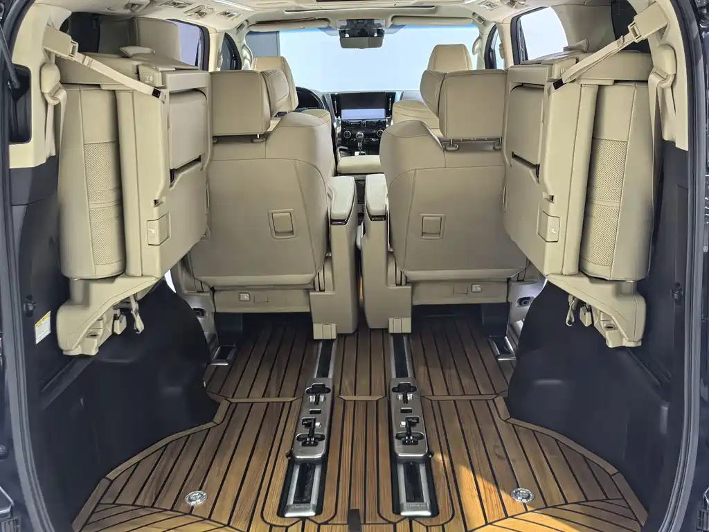 Vellfire Crown Dual Engine 2.5 L HV Supreme