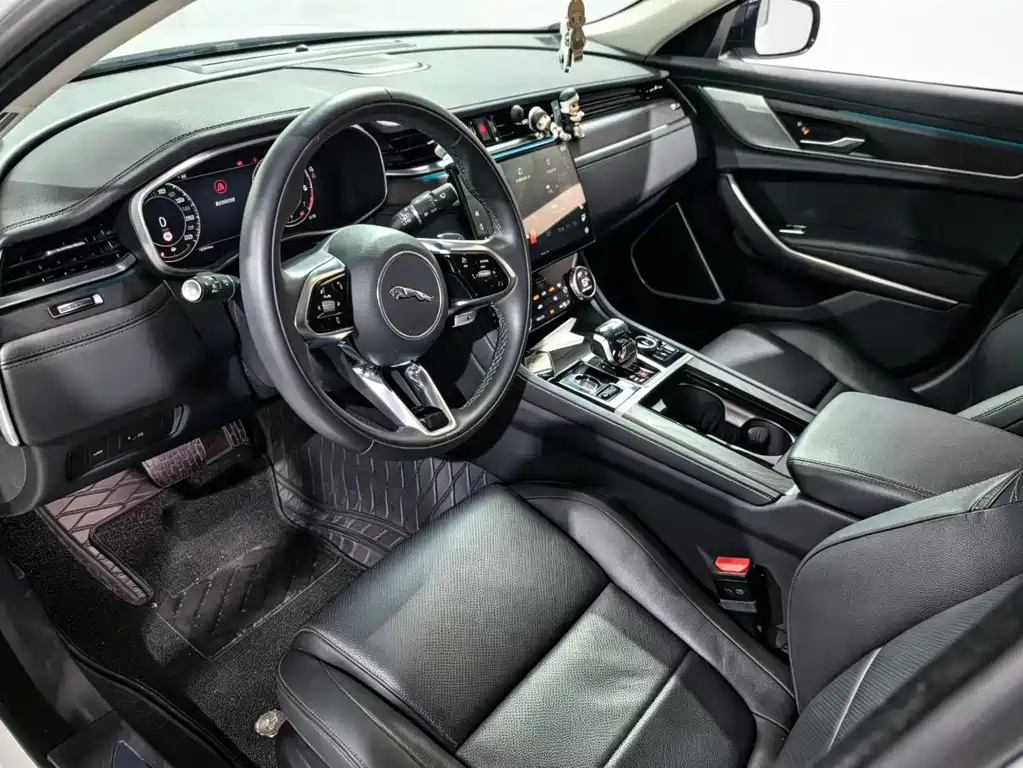 Jaguar XFL 2.0 T P250 2 WD Premium Luxury