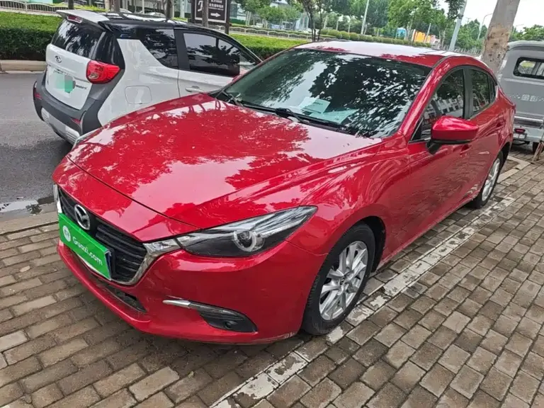 Mazda 3 Axela Sedan 1.5 L Auto Luxury CN-V