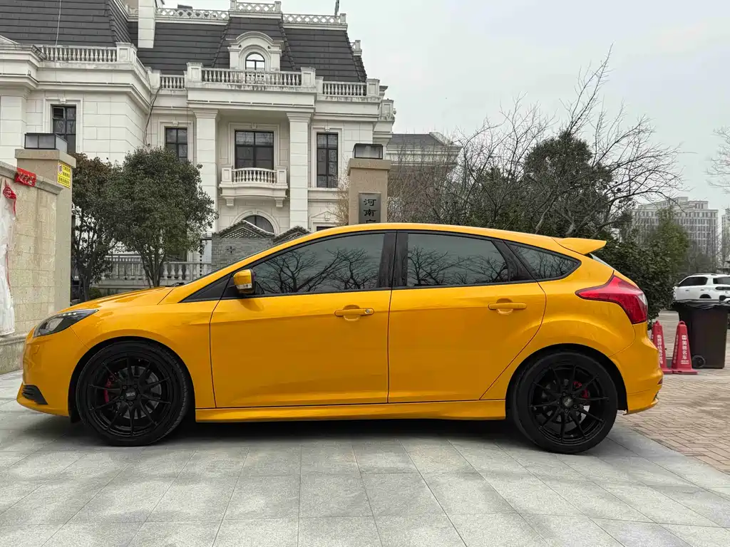 Focus (Import) 福克斯(进口) 2013款 2.0 T ST 橙色版