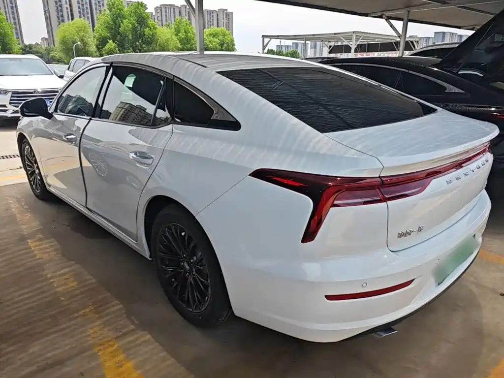 Besturn B70 3 rd Gen 1.5 T Auto Joy