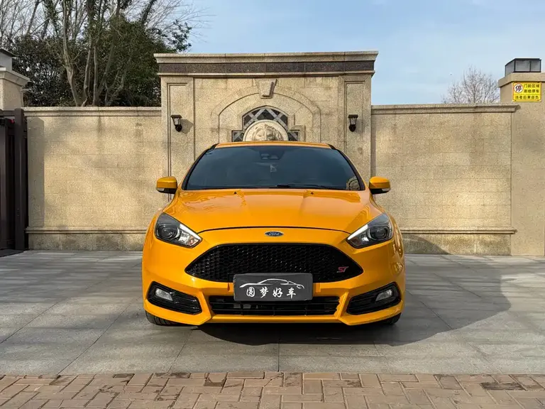 Ford Focus (Import) 福克斯进口 2015款 2.0 T ST 橙色版